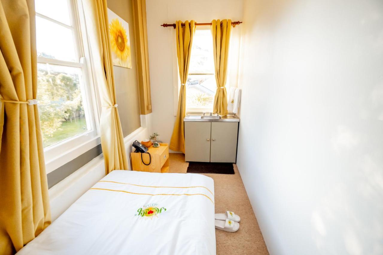 Hearty Center Motel Катумба Екстериор снимка