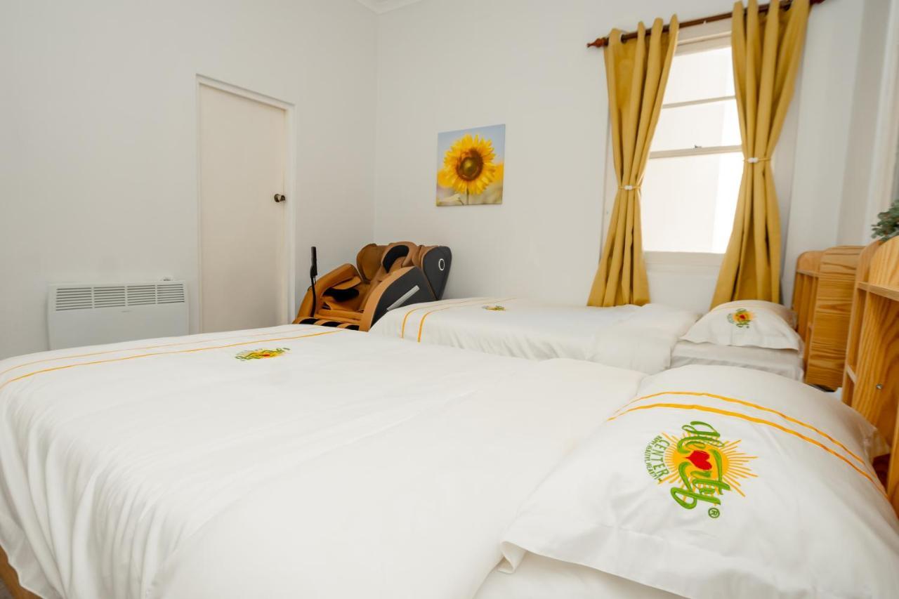 Hearty Center Motel Катумба Екстериор снимка