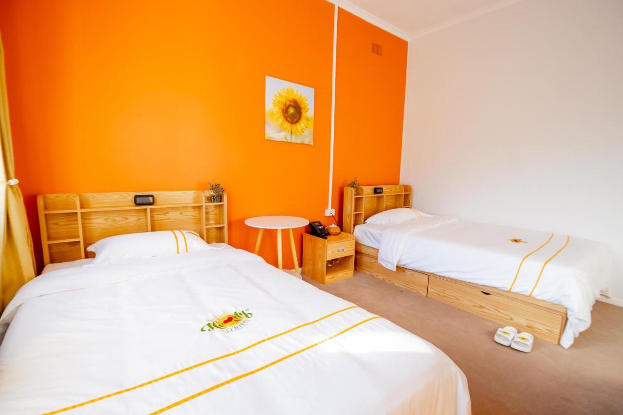 Hearty Center Motel Катумба Екстериор снимка