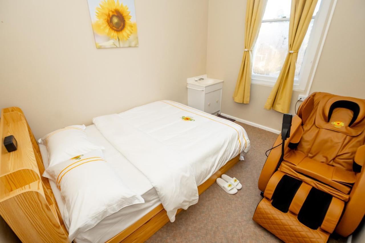 Hearty Center Motel Катумба Екстериор снимка