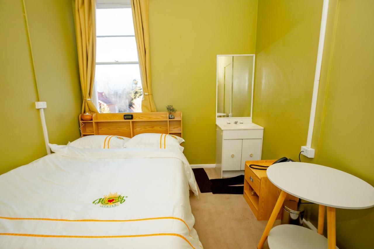 Hearty Center Motel Катумба Екстериор снимка