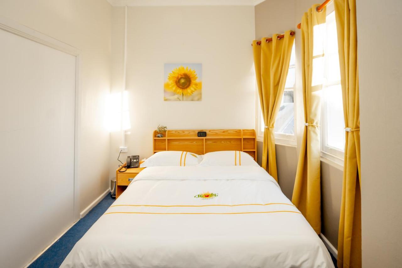 Hearty Center Motel Катумба Екстериор снимка